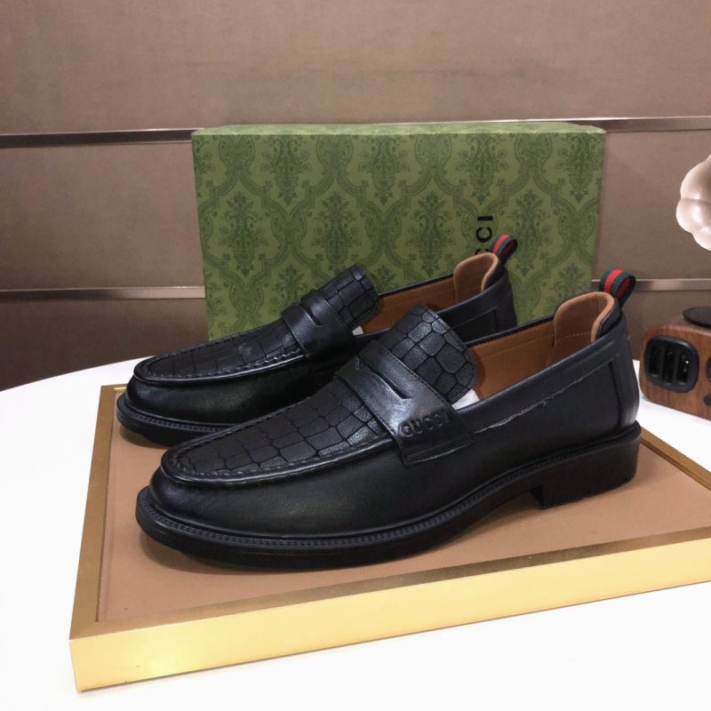 G*u*i leather shoes
